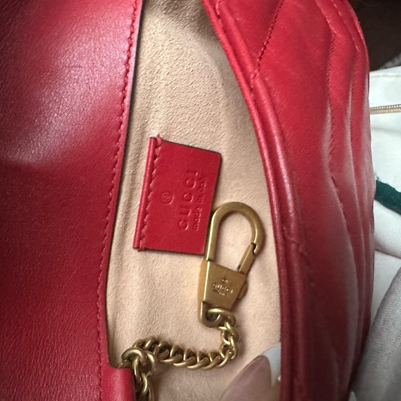 Authentic red Gucci bag - Picture 4 of 5
